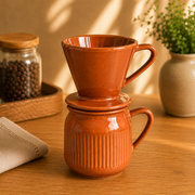 Kit Coador e Jarro em Cerâmica Artesanal | Pour Over para Café Coado em Casa – OKA®