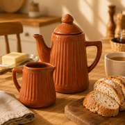 Kit Bule e Leiteira Artesanal em Cerâmica Canelada | Mesa Posta e Decoração – OKA®